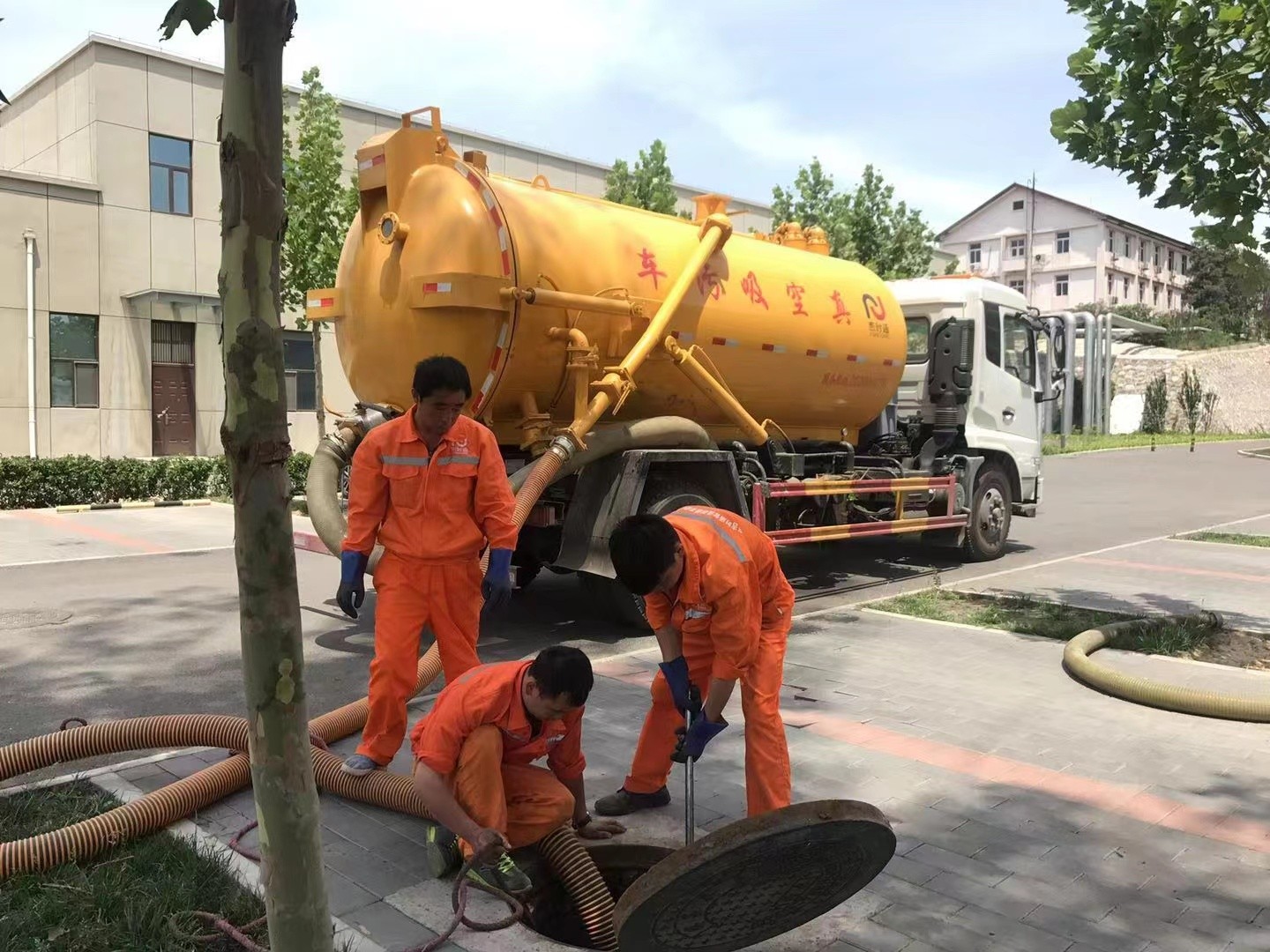 莲都化粪池清理与5-8吨吸粪车施工效率分析